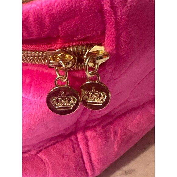Juicy Couture NWOT Pink Velvet Embossed Crown Zipper Makeup Bag With Gold Handle - Picture 4 of 8